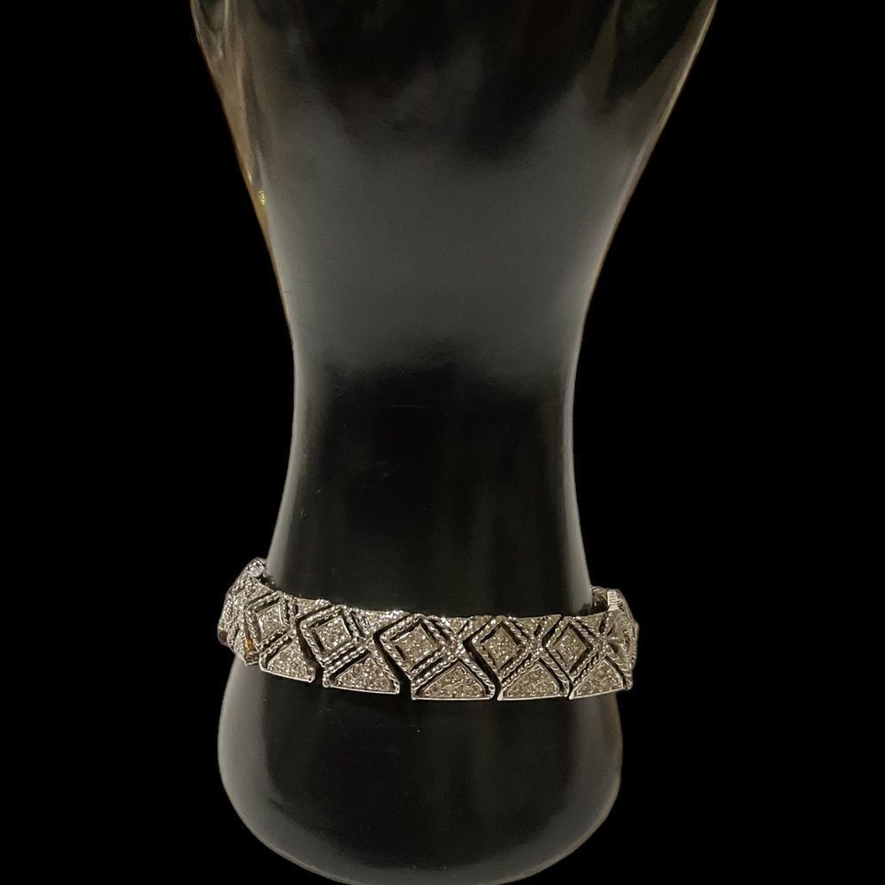 Super Cool Bracelet - Picture 2 of 8